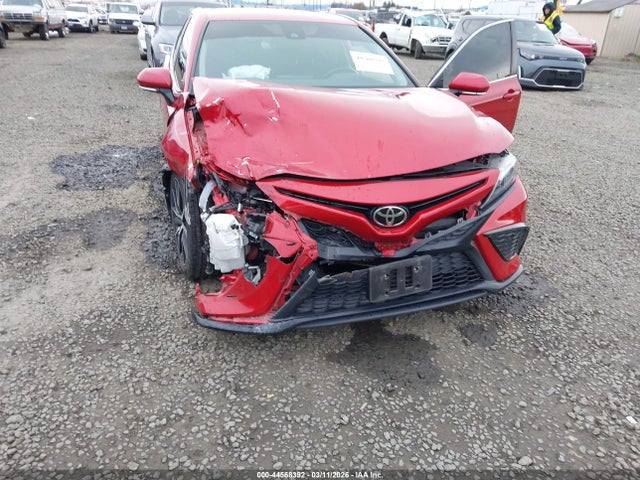 4T1G11BK7NU049899 Toyota Camry Se Awd