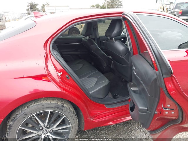4T1G11BK7NU049899 Toyota Camry Se Awd