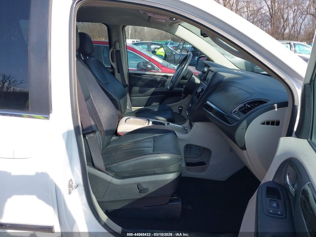 2016 Chrysler Town & Country Touring-l მანქანა იყიდება აუქციონზე, vin: 2C4RC1CG9GR119016, აუქციონის ნომერი: 44568432