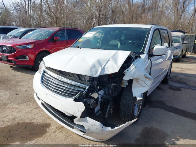 2016 Chrysler Town & Country Touring-l მანქანა იყიდება აუქციონზე, vin: 2C4RC1CG9GR119016, აუქციონის ნომერი: 44568432