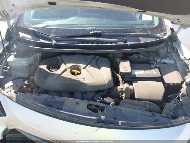 KMHD35LH3GU255621 Hyundai ELANTRA GT