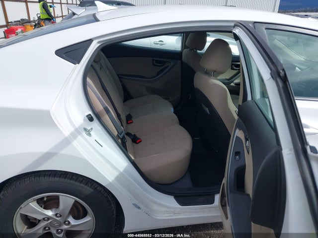 44568552 :رقم المزاد ، 5NPDH4AE0FH563329 vin ، 2015 Hyundai Elantra Se مزاد بيع