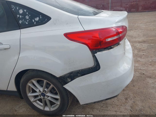 Aukcja sprzedaży 2015 Ford Focus Se, vin: 1FADP3F27FL287339, numer aukcji: 44568696