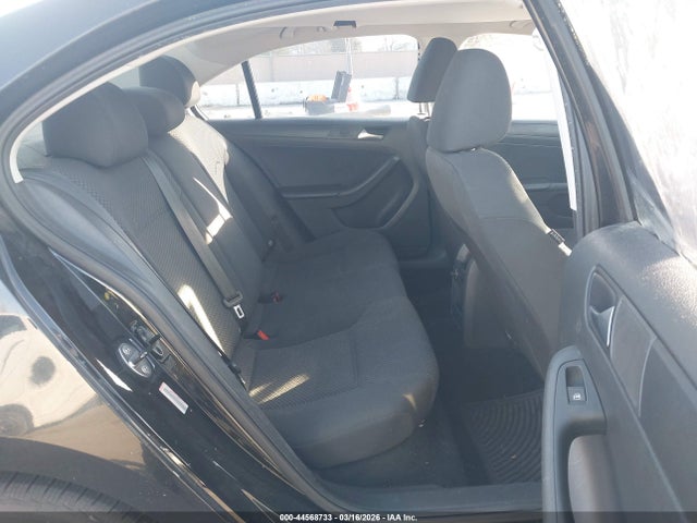2013 Volkswagen Jetta 2.0l S მანქანა იყიდება აუქციონზე, vin: 3VW2K7AJ4DM268522, აუქციონის ნომერი: 44568733