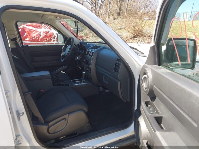44568919 :رقم المزاد ، 1D4PU2GK9BW590403 vin ، 2011 Dodge Nitro Se مزاد بيع