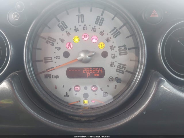 2006 MINI COOPER WMWRF33526TG15493 Photo 6