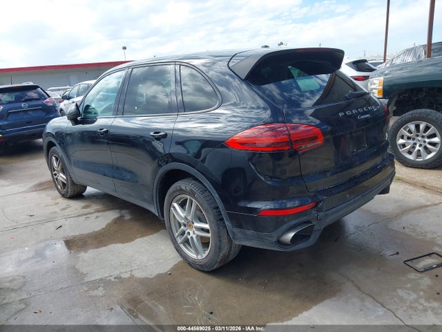 2016 PORSCHE CAYENNE WP1AA2A25GKA10629 Photo 2