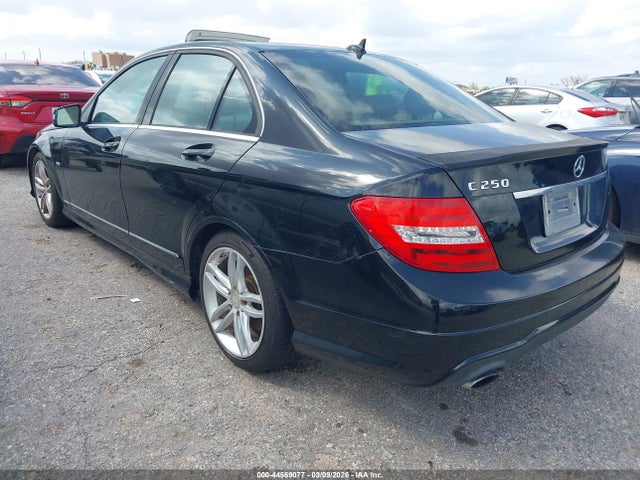 Продаж на аукціоні авто 2012 Mercedes-benz C 250 Sport, vin: WDDGF4HB2CR239968, номер лоту: 44569077