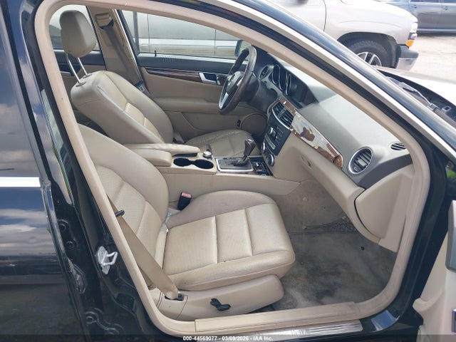Продаж на аукціоні авто 2012 Mercedes-benz C 250 Sport, vin: WDDGF4HB2CR239968, номер лоту: 44569077