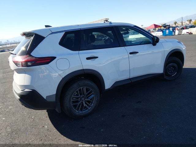 2022 Nissan Rogue S Fwd მანქანა იყიდება აუქციონზე, vin: 5N1BT3AA0NC711370, აუქციონის ნომერი: 44569116