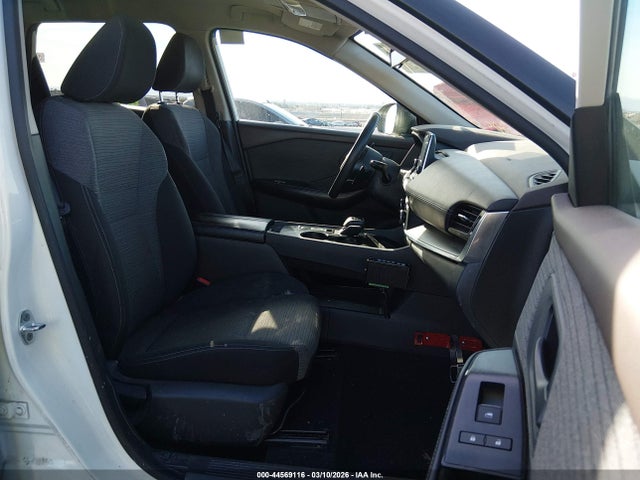 2022 Nissan Rogue S Fwd მანქანა იყიდება აუქციონზე, vin: 5N1BT3AA0NC711370, აუქციონის ნომერი: 44569116