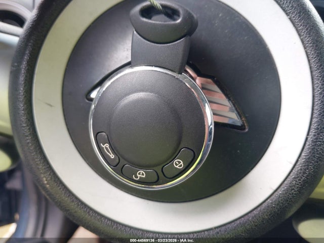 2010 MINI COOPER S WMWMF7C59ATZ72838 Photo 10