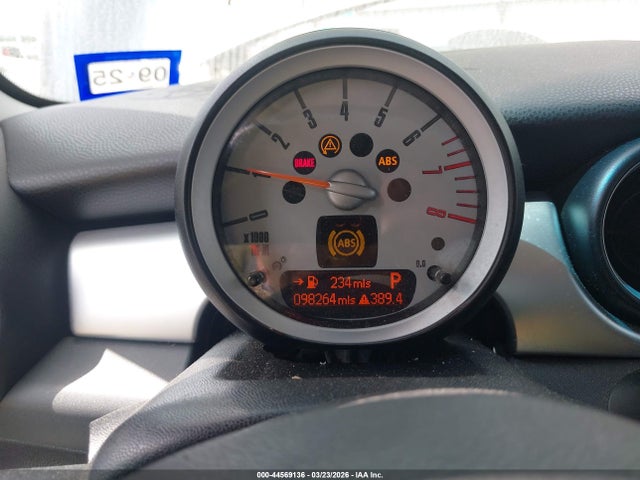 2010 MINI COOPER S WMWMF7C59ATZ72838 Photo 6