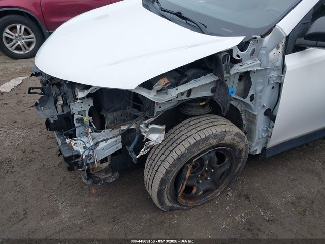 Toyota RAV4 LE 2015 JTMBFREV0FJ040985 Image 6