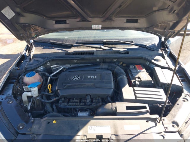 44569201 :رقم المزاد ، 3VWD07AJ7FM313650 vin ، 2015 Volkswagen Jetta 1.8t Se مزاد بيع