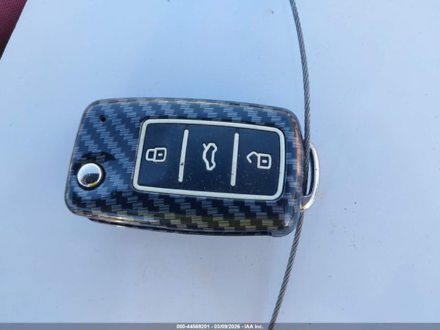 44569201 :رقم المزاد ، 3VWD07AJ7FM313650 vin ، 2015 Volkswagen Jetta 1.8t Se مزاد بيع