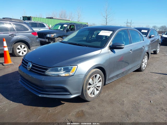 44569201 :رقم المزاد ، 3VWD07AJ7FM313650 vin ، 2015 Volkswagen Jetta 1.8t Se مزاد بيع