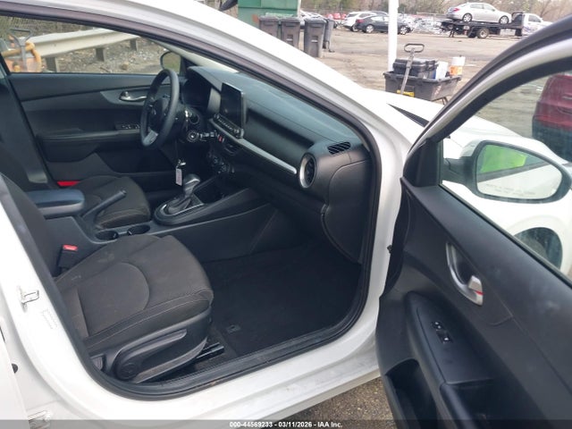 44569233 :رقم المزاد ، 3KPF24AD9ME299904 vin ، 2021 Kia Forte Lxs مزاد بيع