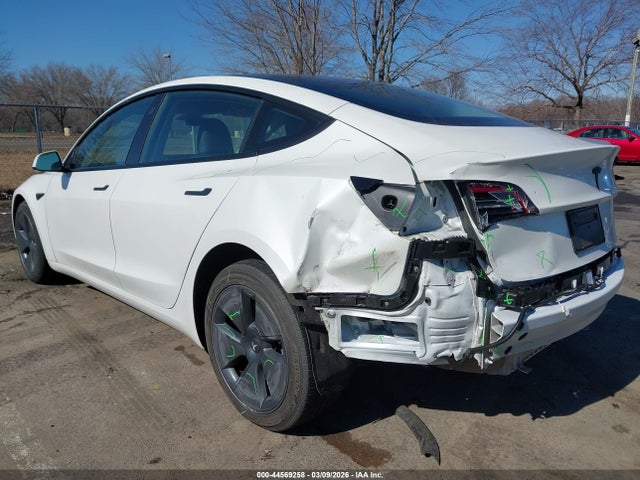 Продажа на аукционе авто 2023 Tesla Model 3 Rear-wheel Drive, vin: 5YJ3E1EAXPF661102, номер лота: 44569258