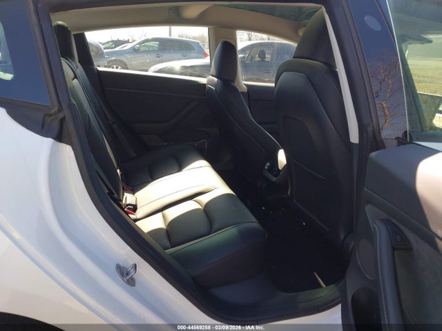 Продажа на аукционе авто 2023 Tesla Model 3 Rear-wheel Drive, vin: 5YJ3E1EAXPF661102, номер лота: 44569258