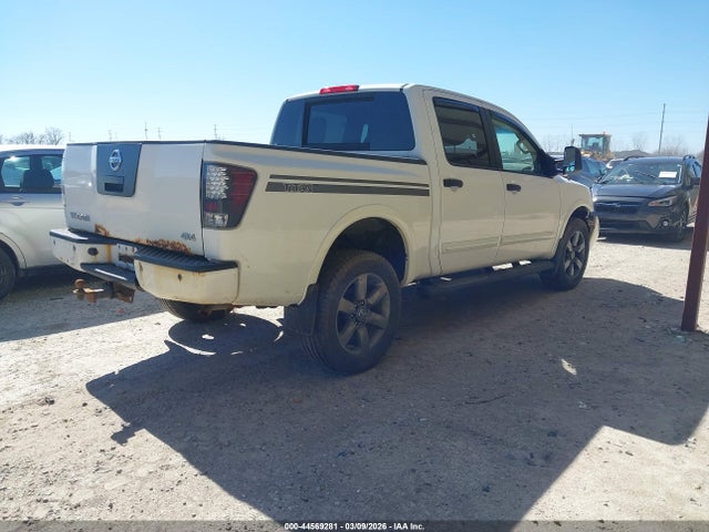 2012 NISSAN TITAN 1N6AA0EC2CN325533 Photo 3