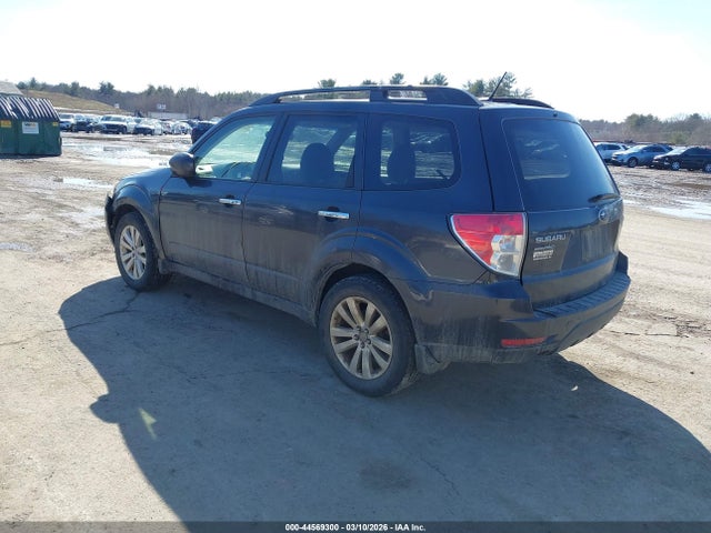 2013 SUBARU FORESTER JF2SHADC1DG419680 Photo 2
