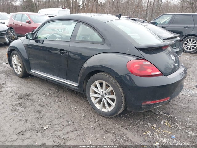 2017 VOLKSWAGEN BEETLE 3VWJ17AT0HM616323 Photo 2