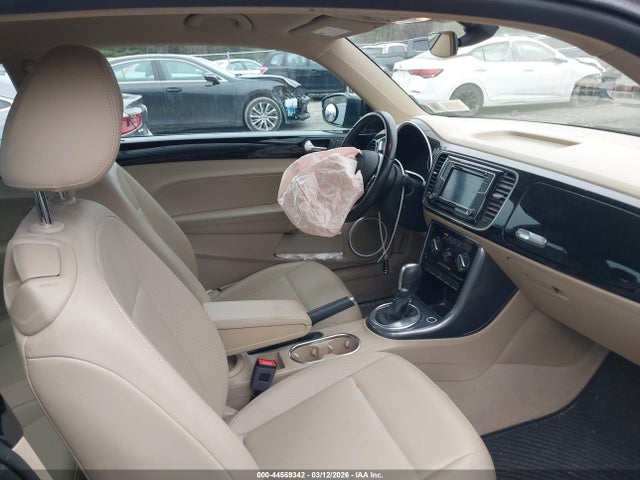 2017 VOLKSWAGEN BEETLE 3VWJ17AT0HM616323 Photo 4