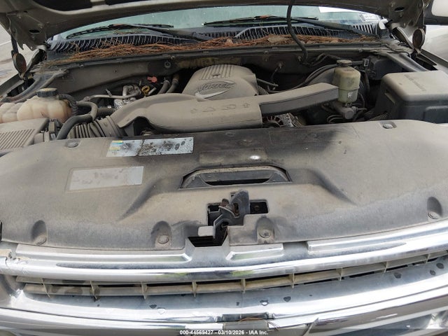 Продажа на аукционе авто 2001 Chevrolet Suburban 1500 Lt, vin: 1GNFK16T91J223703, номер лота: 44569427