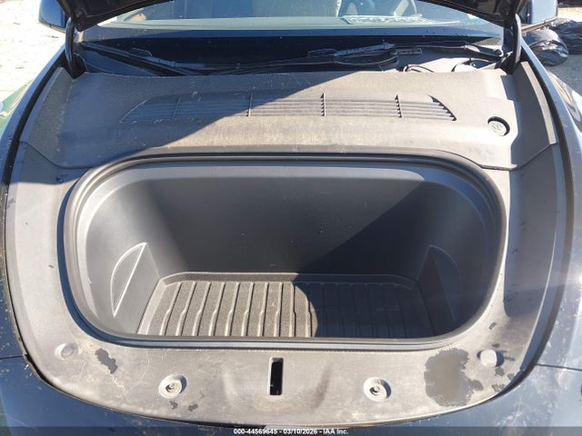 Продажа на аукционе авто 2025 Tesla Model Y Long Range Dual Motor All-wheel Drive, vin: 7SAYGDEE8SF215675, номер лота: 44569645