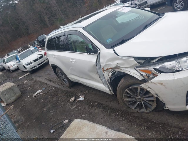 2017 Toyota Highlander Xle მანქანა იყიდება აუქციონზე, vin: 5TDJZRFH9HS514479, აუქციონის ნომერი: 44569672