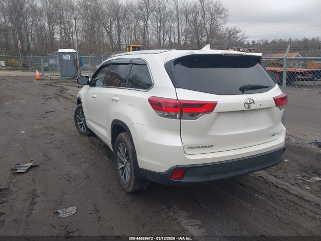 2017 Toyota Highlander Xle მანქანა იყიდება აუქციონზე, vin: 5TDJZRFH9HS514479, აუქციონის ნომერი: 44569672