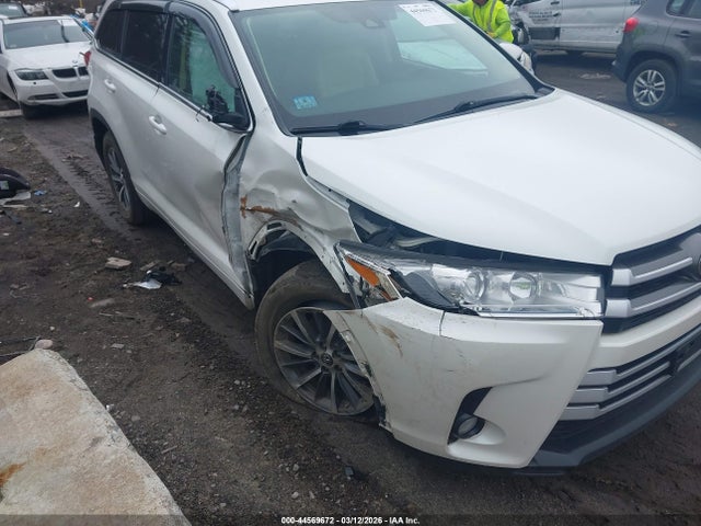 2017 Toyota Highlander Xle მანქანა იყიდება აუქციონზე, vin: 5TDJZRFH9HS514479, აუქციონის ნომერი: 44569672