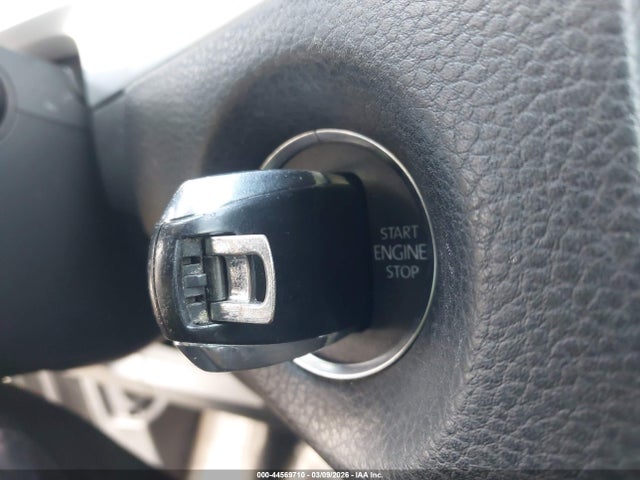 2011 VOLKSWAGEN TOUAREG WVGFF9BP0BD000465 Photo 10