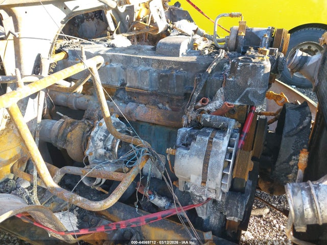 44569712 :رقم المزاد ، 1HTMMAAM73H565772 vin ، 2003 International 4000 4300 مزاد بيع
