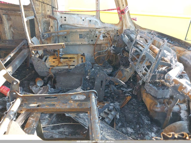 44569712 :رقم المزاد ، 1HTMMAAM73H565772 vin ، 2003 International 4000 4300 مزاد بيع