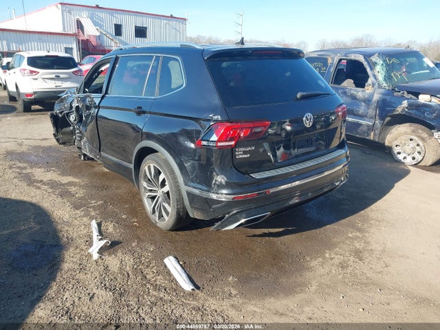 2020 VOLKSWAGEN TIGUAN 3VV4B7AX3LM068697 Photo 2