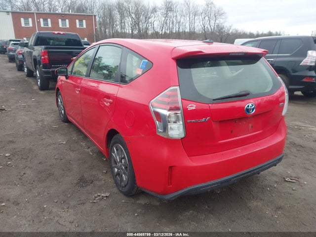 2015 TOYOTA PRIUS V JTDZN3EUXFJ017056 Photo 2