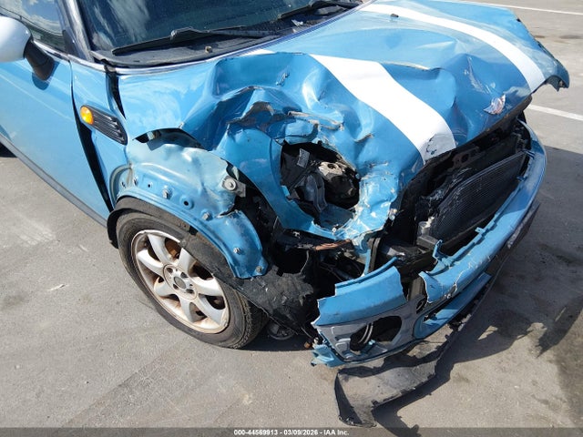 2010 MINI COOPER WMWMF3C52ATZ61818 Photo 5