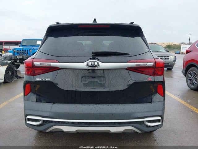 2021 Kia Seltos S მანქანა იყიდება აუქციონზე, vin: KNDEUCAA7M7228495, აუქციონის ნომერი: 44569991