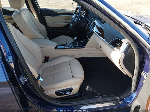 44570031 :رقم المزاد ، WBA8D9C56JA608262 vin ، 2018 Bmw 330i Xdrive مزاد بيع