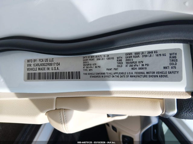 Продажа на аукционе авто 2024 Jeep Grand Cherokee L Limited 4x4, vin: 1C4RJKBG2R8617134, номер лота: 44570125