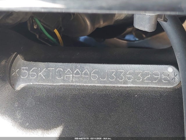 2018 INDIAN MOTORCYCLE CO. CHIEFTAIN 56KTCAAA6J3363298 Photo 9