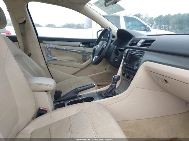 44570191 :رقم المزاد ، 1VWBS7A30EC029926 vin ، 2014 Volkswagen Passat 1.8t Se مزاد بيع
