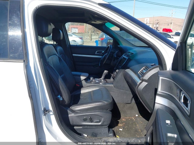 2017 Ford Explorer Xlt მანქანა იყიდება აუქციონზე, vin: 1FM5K8D82HGA72797, აუქციონის ნომერი: 44570193