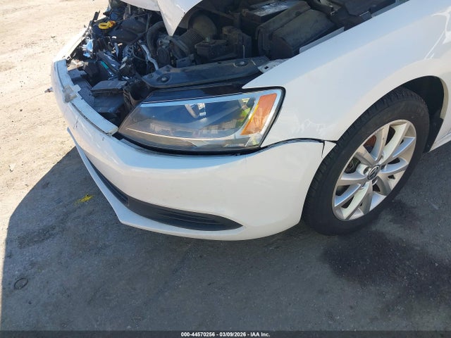 44570256 :رقم المزاد ، 3VWDZ7AJ5BM305384 vin ، 2011 Volkswagen Jetta 2.5l Se مزاد بيع