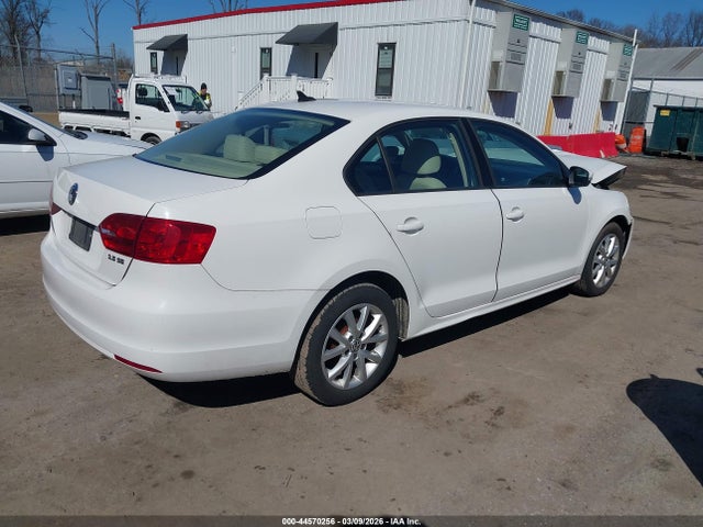44570256 :رقم المزاد ، 3VWDZ7AJ5BM305384 vin ، 2011 Volkswagen Jetta 2.5l Se مزاد بيع