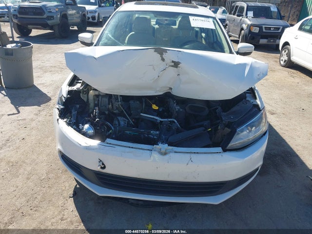 44570256 :رقم المزاد ، 3VWDZ7AJ5BM305384 vin ، 2011 Volkswagen Jetta 2.5l Se مزاد بيع
