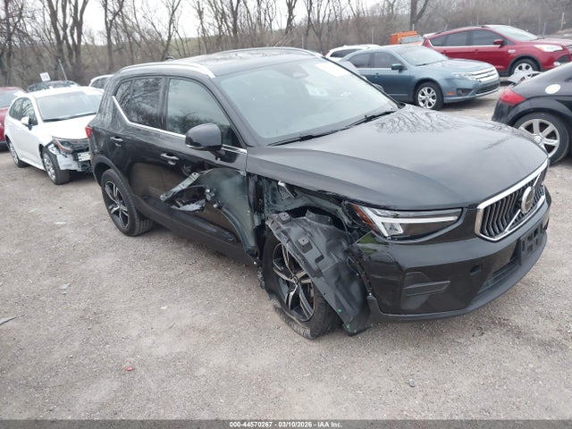 2025 VOLVO XC40 YV4L12UJ7S2556058