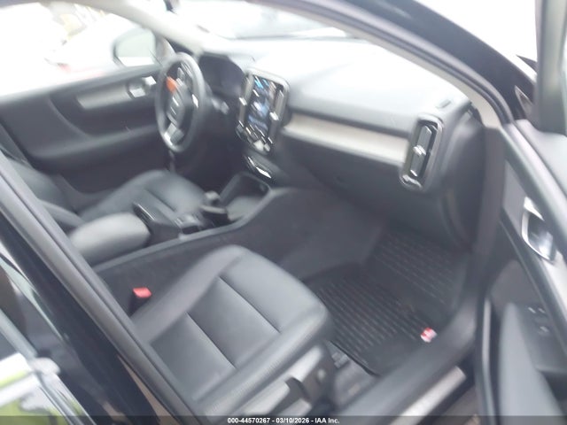 2025 VOLVO XC40 YV4L12UJ7S2556058 Photo 4